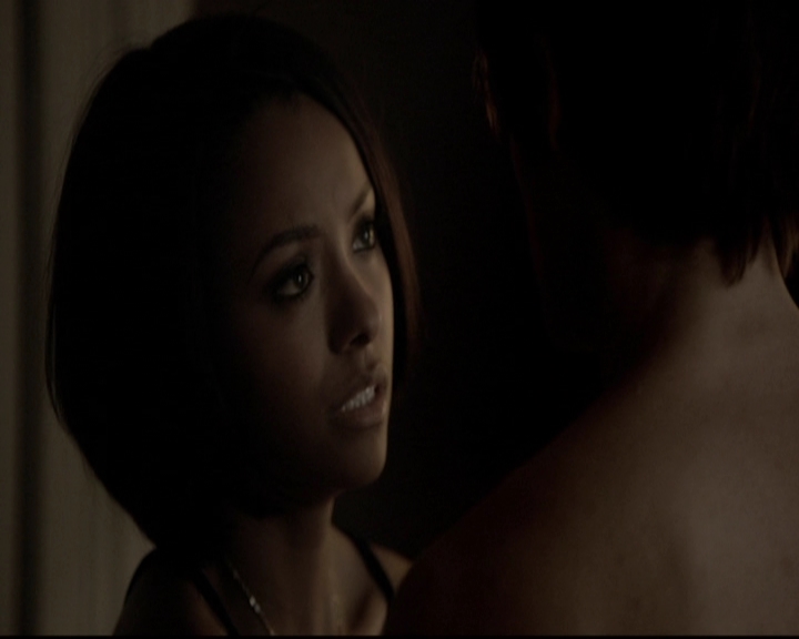 VampireDiariesWorld-dot-org_5x08DeadManOnCampus2065.jpg