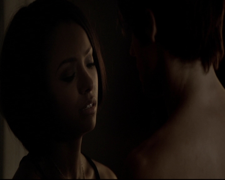 VampireDiariesWorld-dot-org_5x08DeadManOnCampus2067.jpg