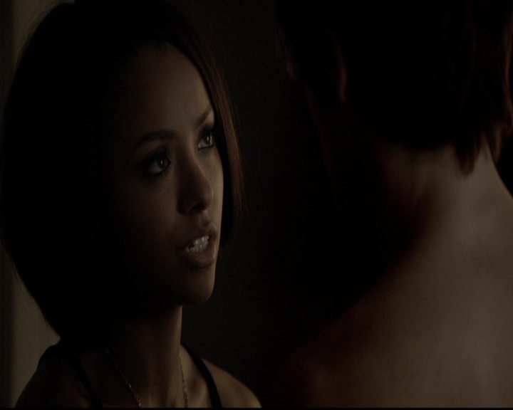 VampireDiariesWorld-dot-org_5x08DeadManOnCampus2070.jpg