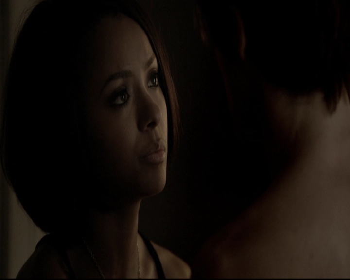 VampireDiariesWorld-dot-org_5x08DeadManOnCampus2072.jpg