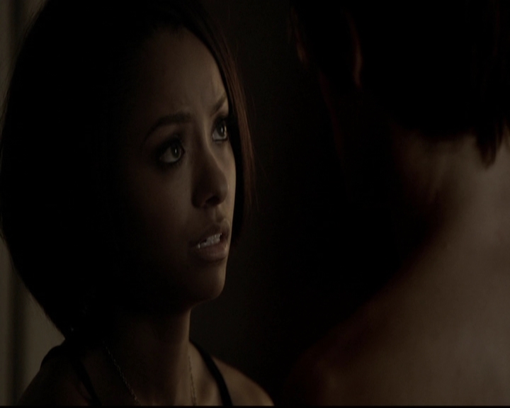 VampireDiariesWorld-dot-org_5x08DeadManOnCampus2074.jpg