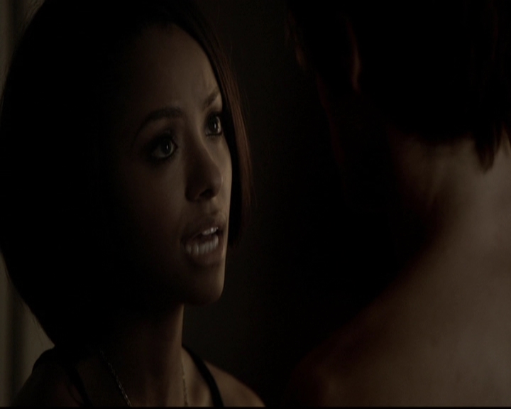 VampireDiariesWorld-dot-org_5x08DeadManOnCampus2075.jpg