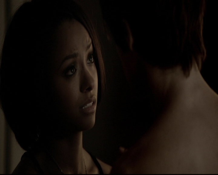 VampireDiariesWorld-dot-org_5x08DeadManOnCampus2080.jpg