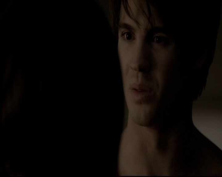 VampireDiariesWorld-dot-org_5x08DeadManOnCampus2082.jpg