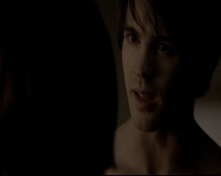 VampireDiariesWorld-dot-org_5x08DeadManOnCampus2084.jpg