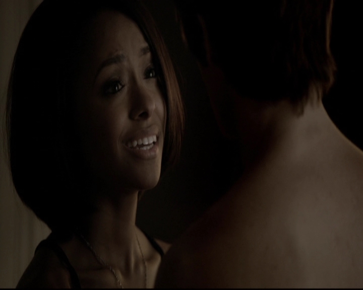 VampireDiariesWorld-dot-org_5x08DeadManOnCampus2087.jpg