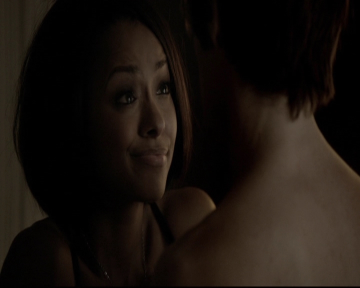 VampireDiariesWorld-dot-org_5x08DeadManOnCampus2094.jpg