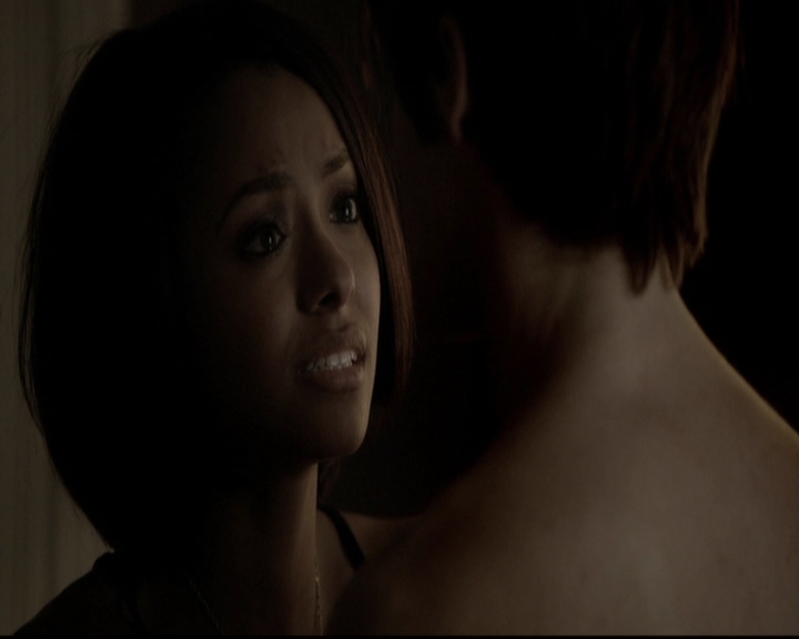 VampireDiariesWorld-dot-org_5x08DeadManOnCampus2097.jpg