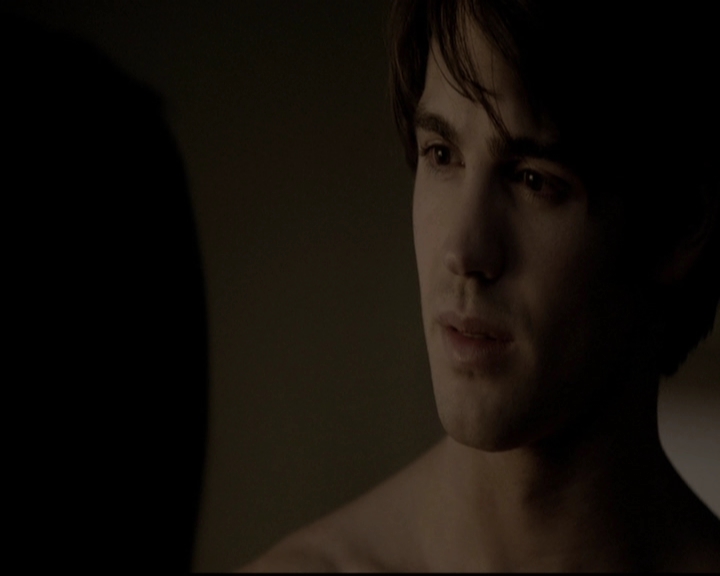 VampireDiariesWorld-dot-org_5x08DeadManOnCampus2117.jpg