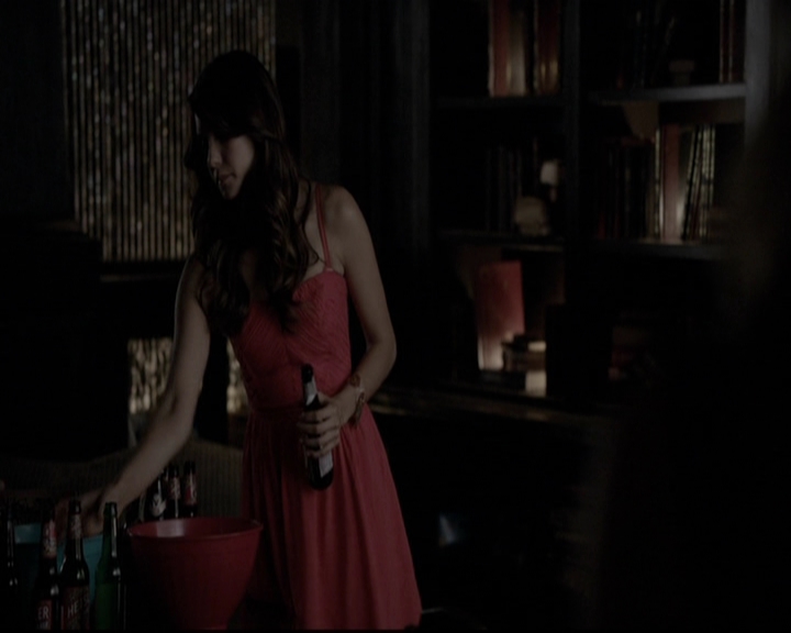 VampireDiariesWorld-dot-org_5x08DeadManOnCampus2148.jpg