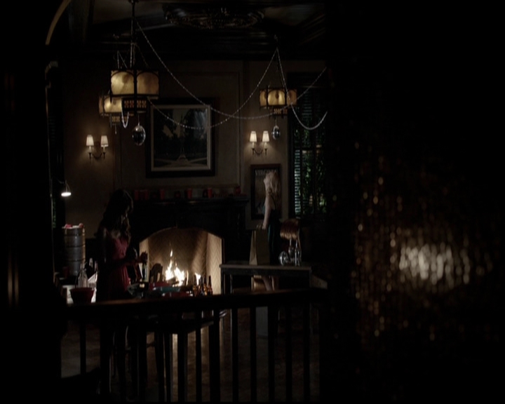 VampireDiariesWorld-dot-org_5x08DeadManOnCampus2152.jpg