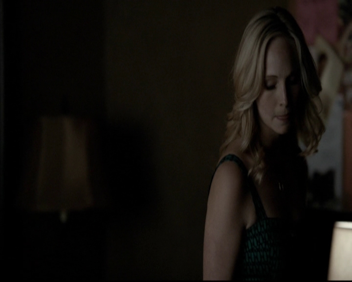 VampireDiariesWorld-dot-org_5x08DeadManOnCampus2166.jpg