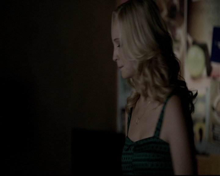 VampireDiariesWorld-dot-org_5x08DeadManOnCampus2167.jpg