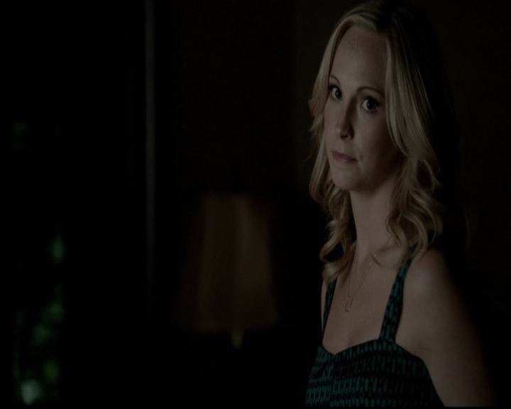 VampireDiariesWorld-dot-org_5x08DeadManOnCampus2169.jpg