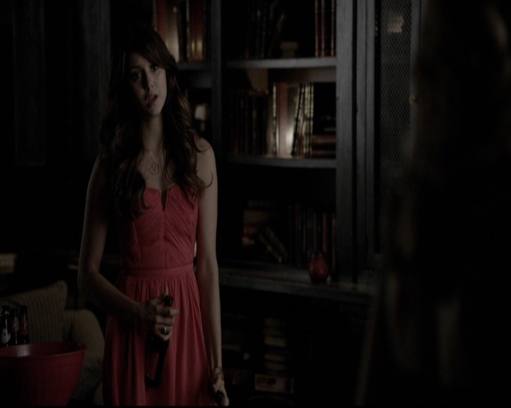 VampireDiariesWorld-dot-org_5x08DeadManOnCampus2170.jpg