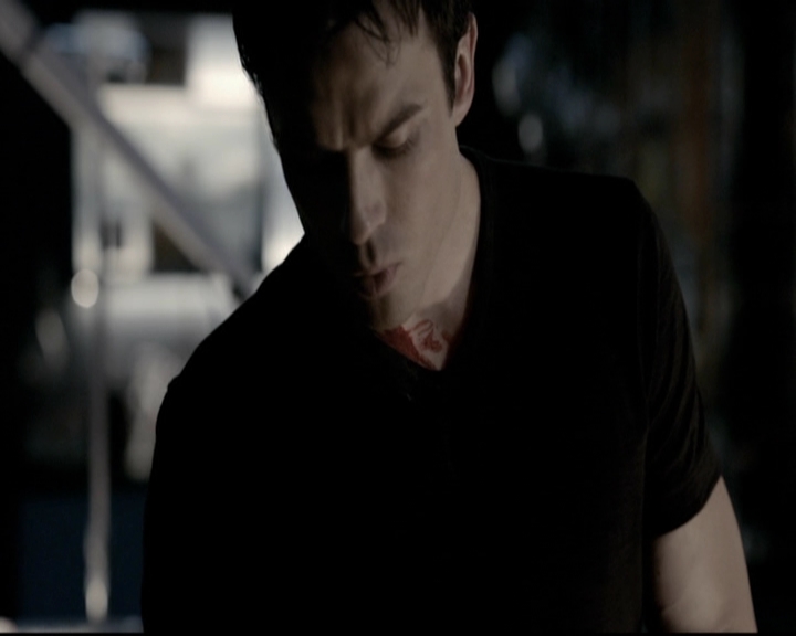 VampireDiariesWorld-dot-org_5x08DeadManOnCampus2217.jpg