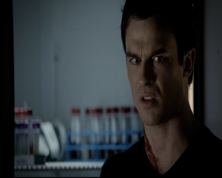 VampireDiariesWorld-dot-org_5x08DeadManOnCampus2265.jpg