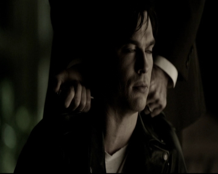 VampireDiariesWorld-dot-org_5x09TheCell0121.jpg