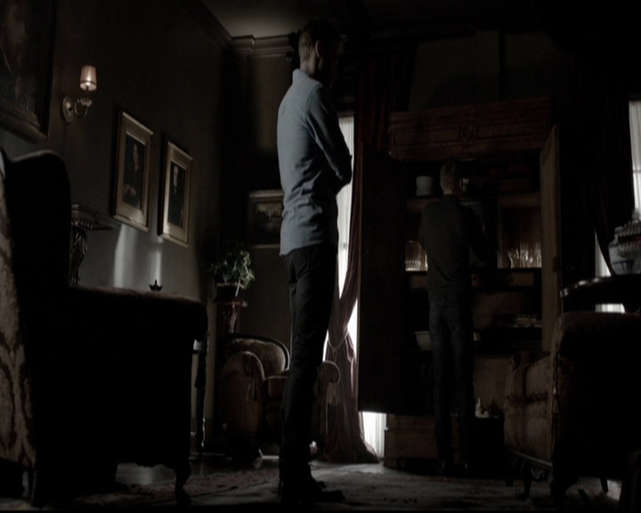 VampireDiariesWorld-dot-org_5x09TheCell0656.jpg