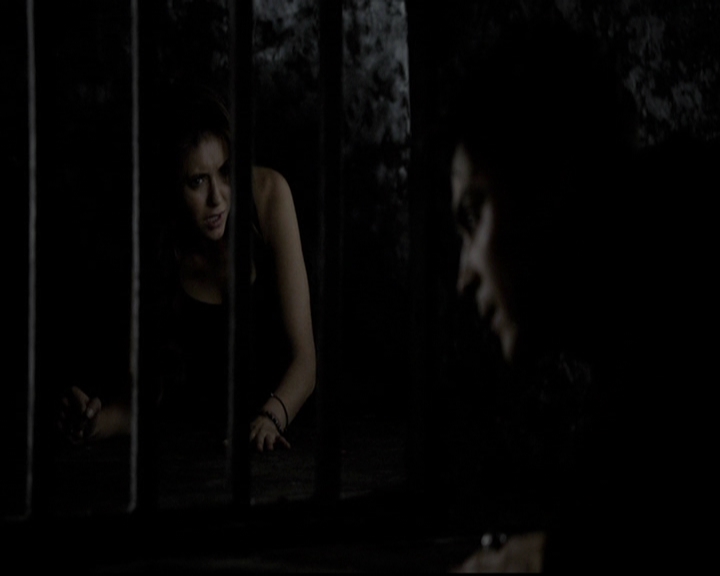 VampireDiariesWorld-dot-org_5x09TheCell0728.jpg