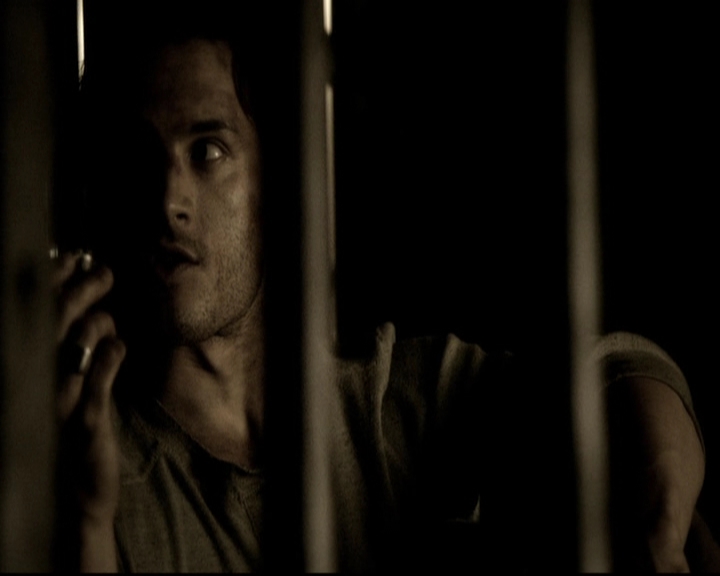 VampireDiariesWorld-dot-org_5x09TheCell0825.jpg