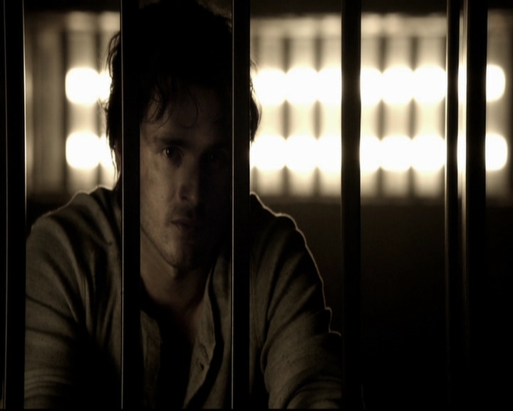 VampireDiariesWorld-dot-org_5x09TheCell1082.jpg