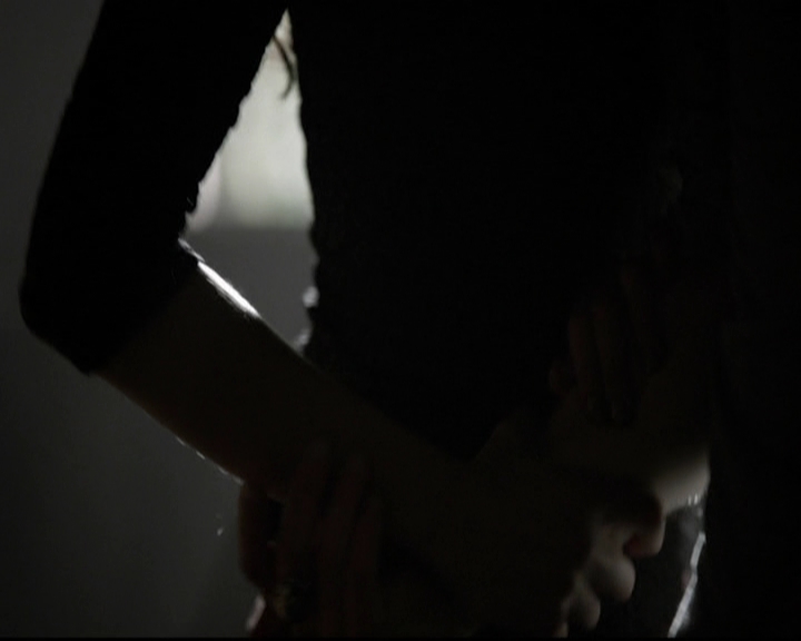 VampireDiariesWorld-dot-org_5x09TheCell1898.jpg