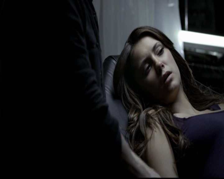 VampireDiariesWorld-dot-org_5x10FiftyShadesOfGrayson0925.jpg