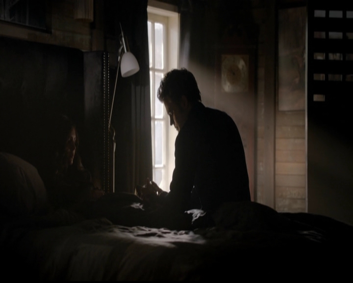 VampireDiariesWorld-dot-org_5x11-500YearsOfSolitude0434.jpg