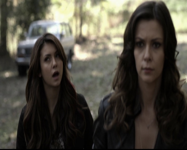 VampireDiariesWorld-dot-org_5x11-500YearsOfSolitude0609.jpg