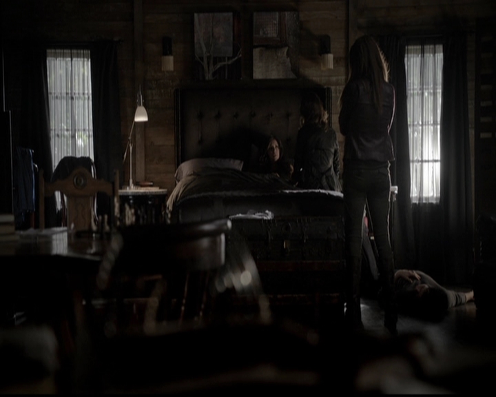 VampireDiariesWorld-dot-org_5x11-500YearsOfSolitude1395.jpg