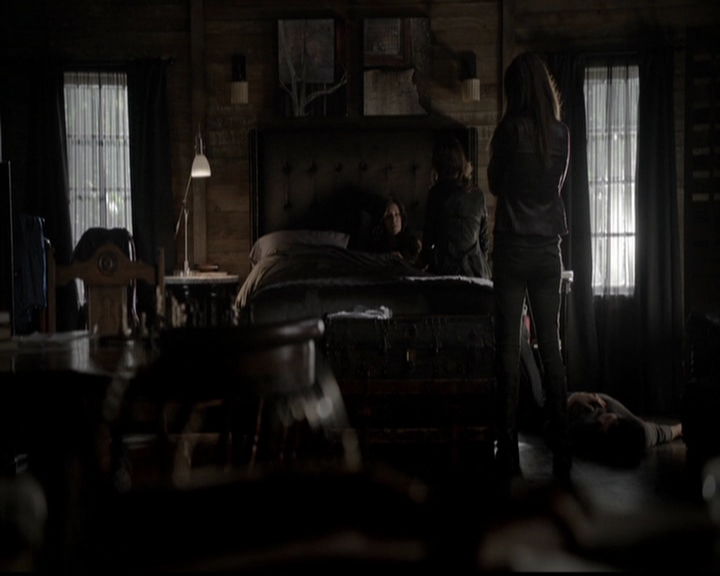 VampireDiariesWorld-dot-org_5x11-500YearsOfSolitude1396.jpg