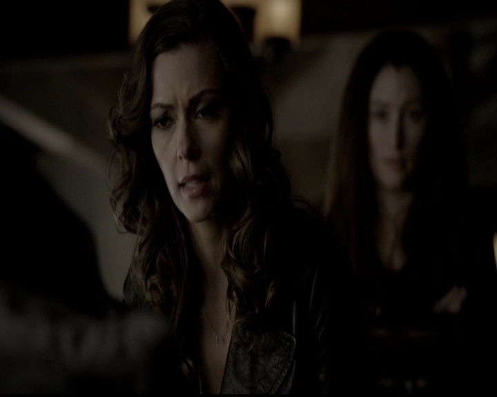 VampireDiariesWorld-dot-org_5x11-500YearsOfSolitude1399.jpg