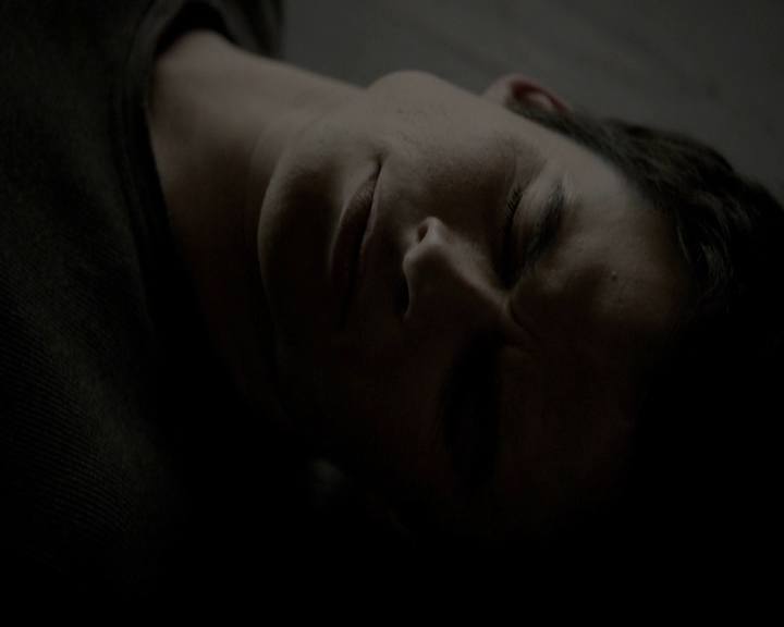 VampireDiariesWorld-dot-org_5x11-500YearsOfSolitude1420.jpg