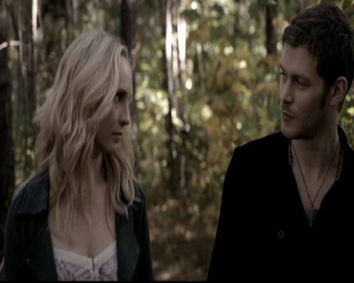 VampireDiariesWorld-dot-org_5x11-500YearsOfSolitude1536.jpg