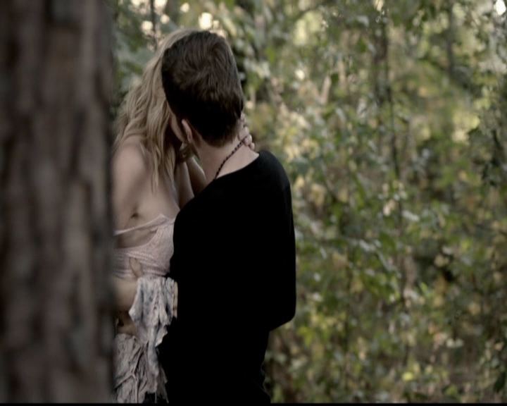 VampireDiariesWorld-dot-org_5x11-500YearsOfSolitude1666.jpg