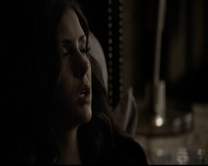 VampireDiariesWorld-dot-org_5x11-500YearsOfSolitude2091.jpg