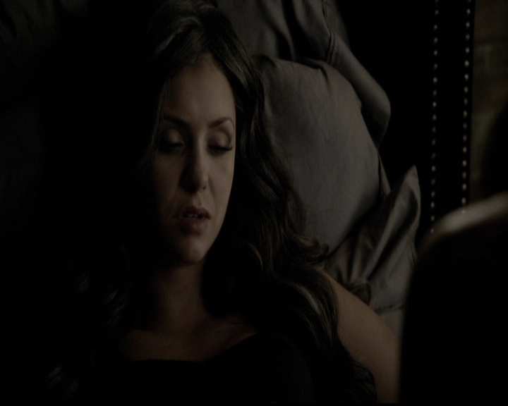 VampireDiariesWorld-dot-org_5x11-500YearsOfSolitude2109.jpg