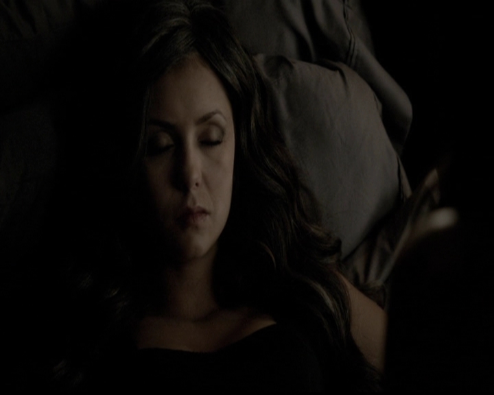 VampireDiariesWorld-dot-org_5x11-500YearsOfSolitude2116.jpg