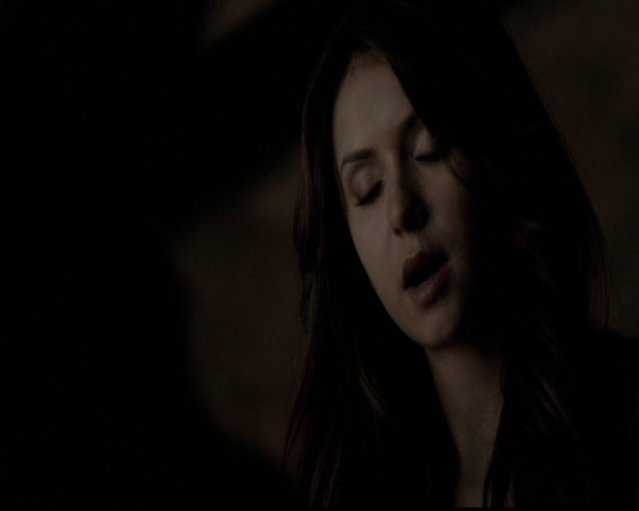 VampireDiariesWorld-dot-org_5x11-500YearsOfSolitude2122.jpg