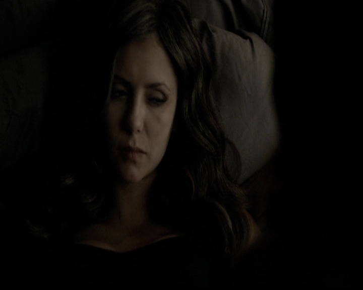 VampireDiariesWorld-dot-org_5x11-500YearsOfSolitude2160.jpg