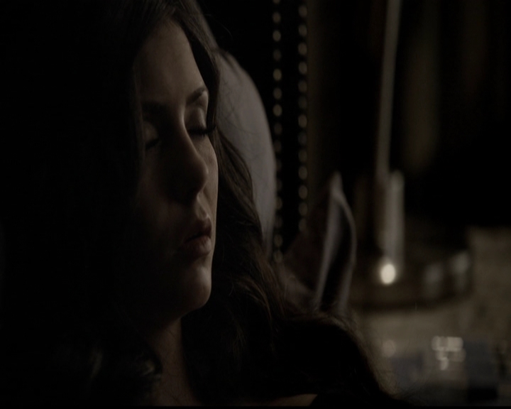 VampireDiariesWorld-dot-org_5x11-500YearsOfSolitude2171.jpg