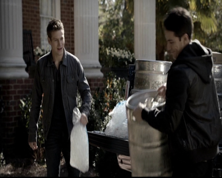 VampireDiariesWorld-dot-org_5x12TheDevilInside3138.jpg