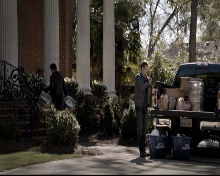 VampireDiariesWorld-dot-org_5x12TheDevilInside3166.jpg