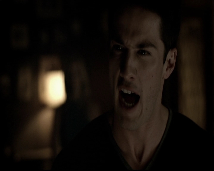 VampireDiariesWorld-dot-org_5x12TheDevilInside3824.jpg