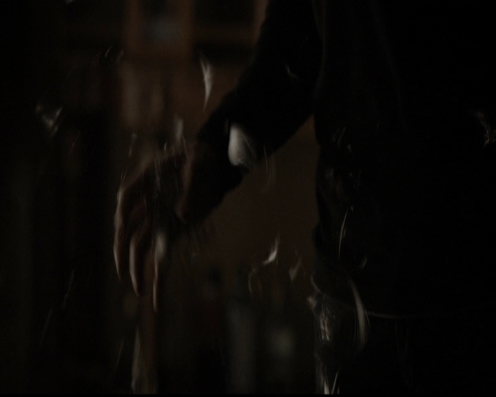 VampireDiariesWorld-dot-org_5x12TheDevilInside3832.jpg