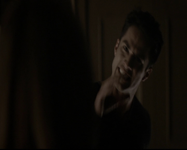 VampireDiariesWorld-dot-org_5x12TheDevilInside3852.jpg