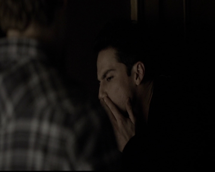 VampireDiariesWorld-dot-org_5x12TheDevilInside3888.jpg