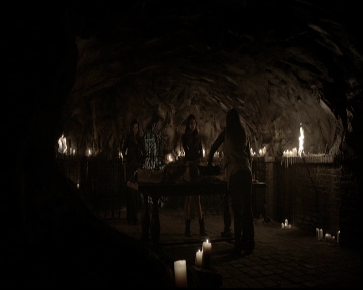 VampireDiariesWorld-dot-org_5x12TheDevilInside3898.jpg