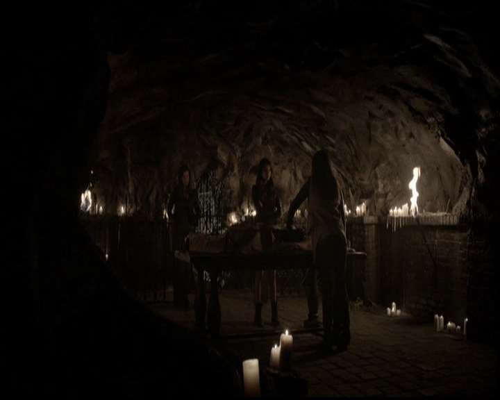 VampireDiariesWorld-dot-org_5x12TheDevilInside3899.jpg